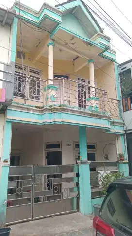 Dijual rumah murah 3 lantai
