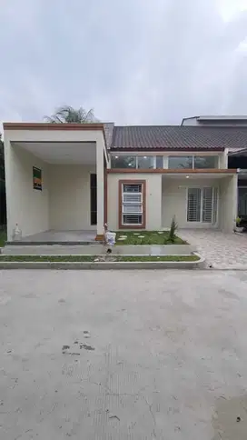 Rumah ready siap huni di komplek mewah Halton Palace Medan denai