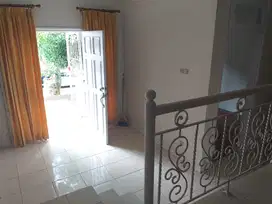 Rumah di Kota Baru Parahyangan, Mewah Ala Eropa Tatar Pitaloka