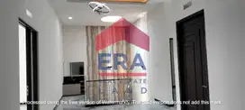 Dijual Rumah Semi Furnish di Jalan Telaga Golf, Araya Malang