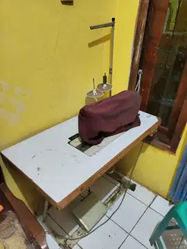 Mesin jahit typical