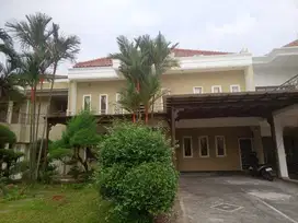 Dijual Rumah 2 lt Terawat Siap huni di Sutera Cemara