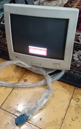 Monitor komputer PC tahun 2005