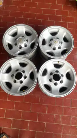 Velgg Orginal Landcuser VX R16 pcd 6×139.7 lebar 8..4pcs