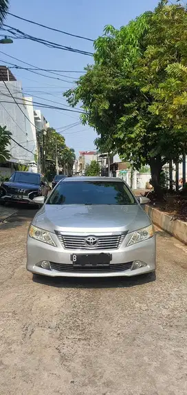 Camry V at 2012 silver (new model)