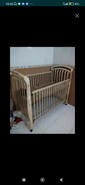 Ranjang bayi dari kayu