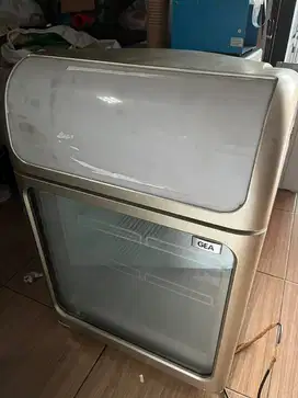 Dijual Upright Showcase Freezer