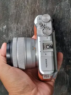Mirrorless Fujifilm XA5 lensa xc 15 45