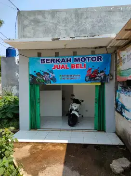 Dijual Kios luas tanah 32m2  (posisi strategis ujung perempatan)