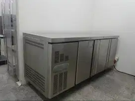 Dijual Undercounter Chiller GEA UCC-180-3D (Bekas, Masih Normal)
