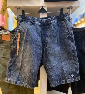 Celana baru ready merek Volcom