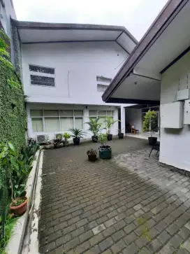 Dijual Gedung kantor komersil di Coblong Lebak Gede Kota Bandung Jabar