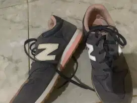 Sepatu anak new balance uk 36,5 kira2 no 37 klo no indo