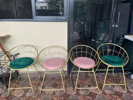 Dijual Meja Kursi Sofa dll Bekas Cafe Beli Borongan Dapat Diskon