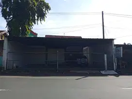 Sangat Siap dan cocok untuk Usaha di Lakarsantri  LT: 255,36m2 (11.4x2