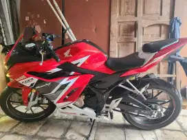 Di jual CBR 150 R std