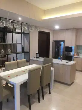 Kensington Private Lift Lantai Tinggi