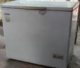 Freezer box ukuran 200liter