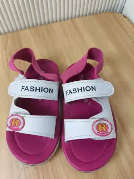 Sendal Anak Perempuan Warna Pink Putih