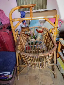 Cuci Gudang Ayunan Rotan dan Boneka bayi