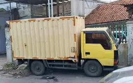 Colt Diesel Engkel Box Tahun 2003