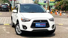 Tdp15JT Mitsubishi Outlander PX 2.0 AT 2016 Panoramic Putih Pajak 2026