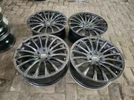 Velg R18 Innova Reborn Zenix Venturer Hilux Camry Alphard Vellfire CHR