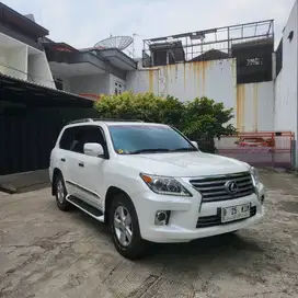 LEXUS LX570 LUXURY 5.7L V8 2012