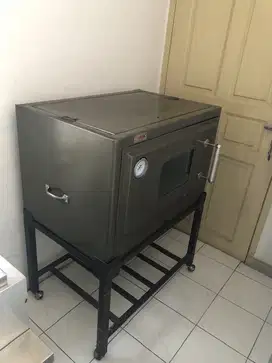 Dijual Oven Gas untuk usaha kueh . Mulus .