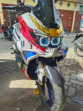Nmax Old Gen 1 Full Modif 155 CC tahun 2018 warna Hitam Decal Putih