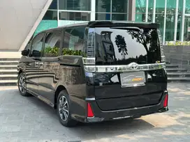 NEGO & ISTIMEWA ! TOYOTA VOXY 2.0 NIK 2021