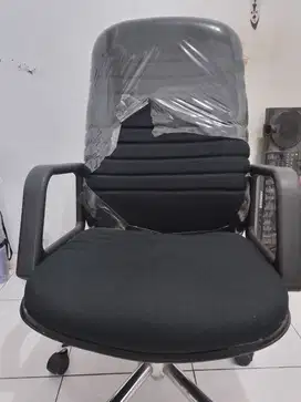 Kursi Direktur merk inco ukuran lebar 60 cm x tinggi 105 cm murah cuci