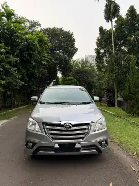 TOYOTA INNOVA G LUX Captainseat AT 2015