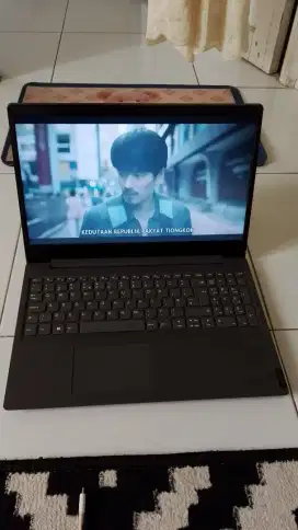 Laptop Lenovo V15, RAM 4gb, SSD 256gb, no minus