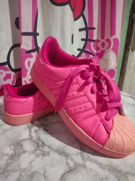 Sepatu wanita pink