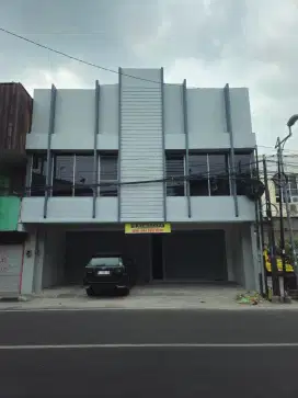 DISEWAKAN RUKO BARU RENOVASI 2 lantai lokasi SUPER