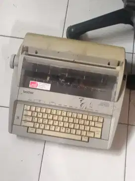 Mesin ketik elektrik brother GX 6750
