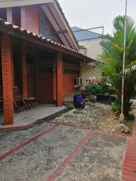 “Rumah Luas di Komplek DKI Joglo – Akses Mudah ke Pusat Kota”
