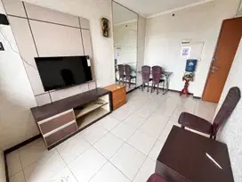 Disewakan 2 bedroom furnished apartemen maple park - jakarta utara