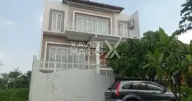 Dijual Rumah Megah 3 Lantai di Greenwood Boulevard Araya, Malang