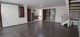 Townhouse Ekslusive 3 Lantai Lebak Bulus Jakarta Selatam