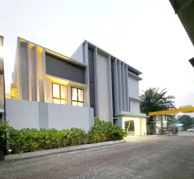 Dijual Cepat BU  TURUN HARGA   Rumah Mewah di  JOGJA  FULL FURNISH