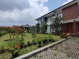 RUMAH BAGUS daN LUAS di MAINROAD LEMBANG