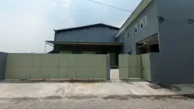 Sewa Gudang Baru Modern Romokalisari, Ada loding dock, kantor 2 lantai