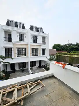 Mewah, American Classic - Rumah Kalibata Dijual. Unit BARU