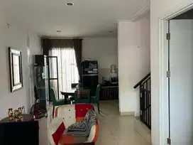 Rumah Bagus Di Green Lake City Luas 6x15m 2 Lantai Full Furnished