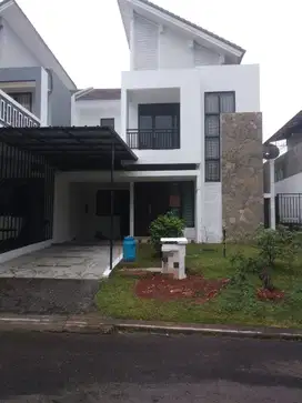 Disewakan rumah 2lt di Legenda Wisata
