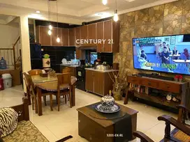 Dijual Rumah Hook Asri, Terawat Aman dan Nyaman di Graha Raya Bintaro