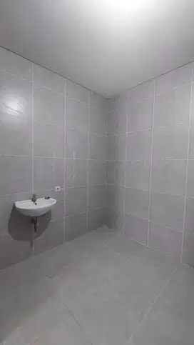 DISEWAKAN CEPAT RUMAH 2 Lt. DI ROYAL RESIDENCE SURABAYA