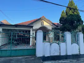 dijual kos dan rumah induk murah dekat kampus UII jakal 600 meter